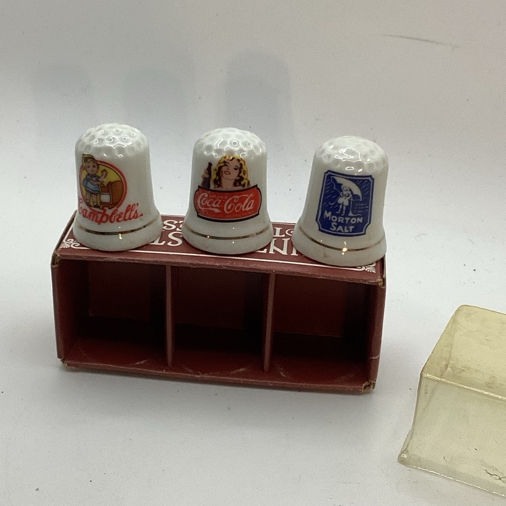 Vintage Collectible Thimbles Set